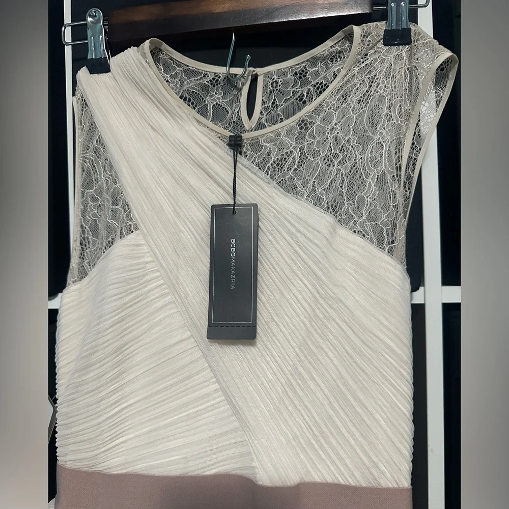 BCBG MAXAZRIA Dress Size 4 - Picture 7 of 9